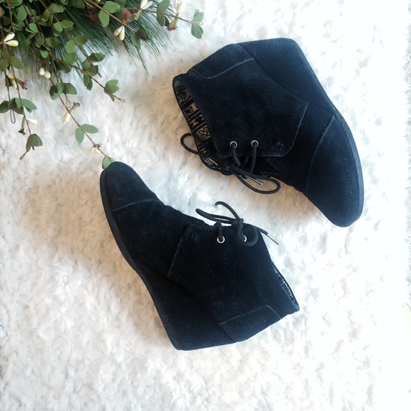 Toms Shoes - Toms Desert Wedge Bootie